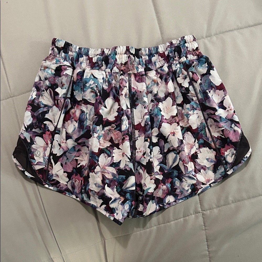 Lululemon Hotty Hot shorts